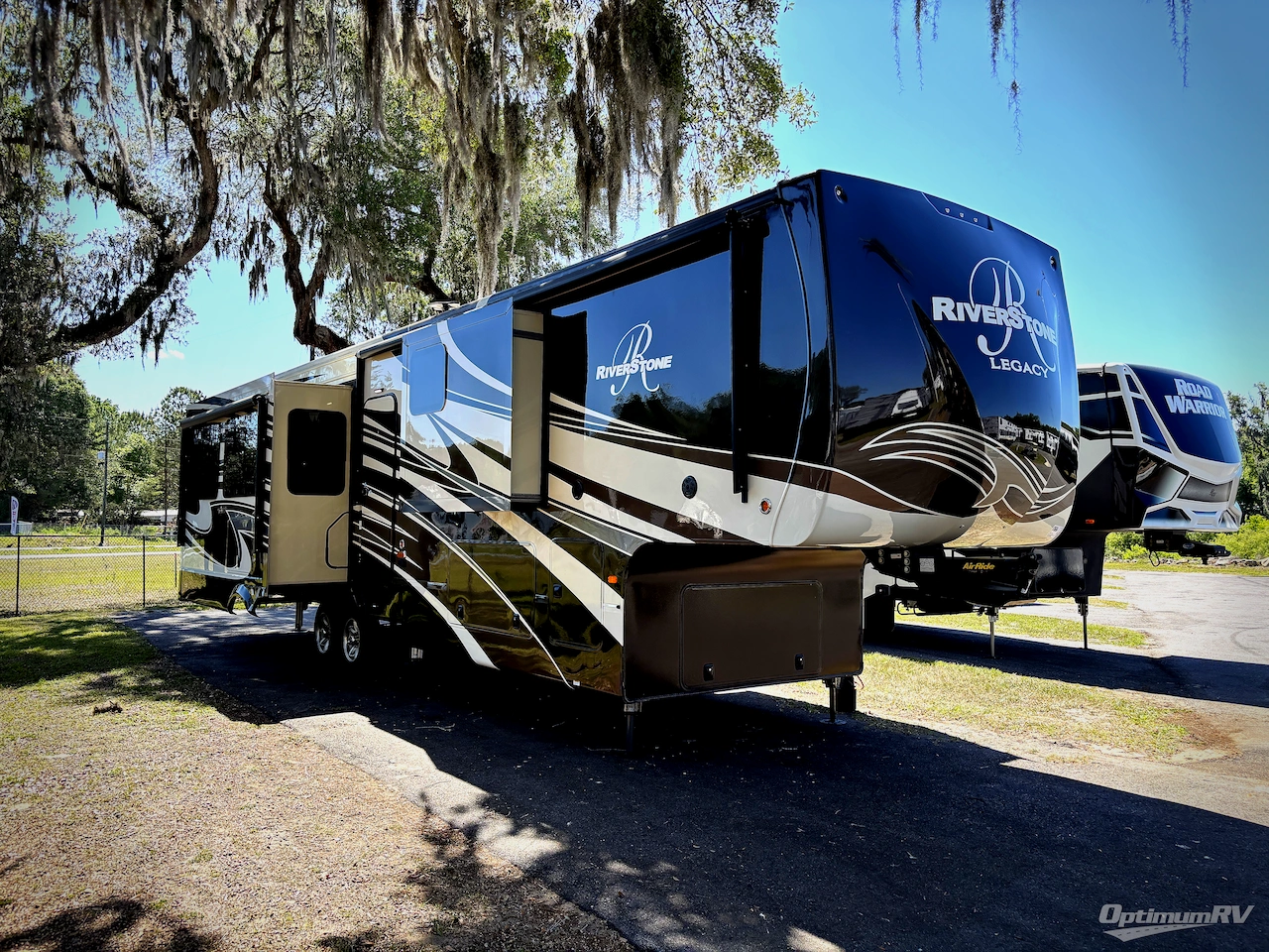2019 RiverStone Legacy 38FB-2 Photo 1