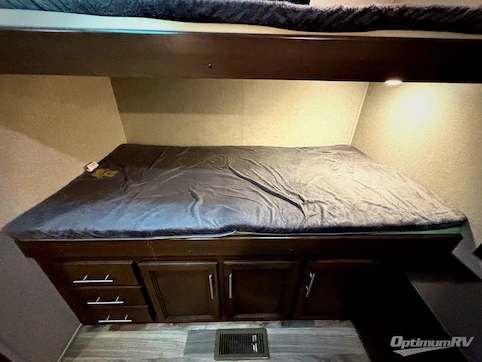 2020 Keystone Cougar Half-Ton 34TSB RV Photo 4