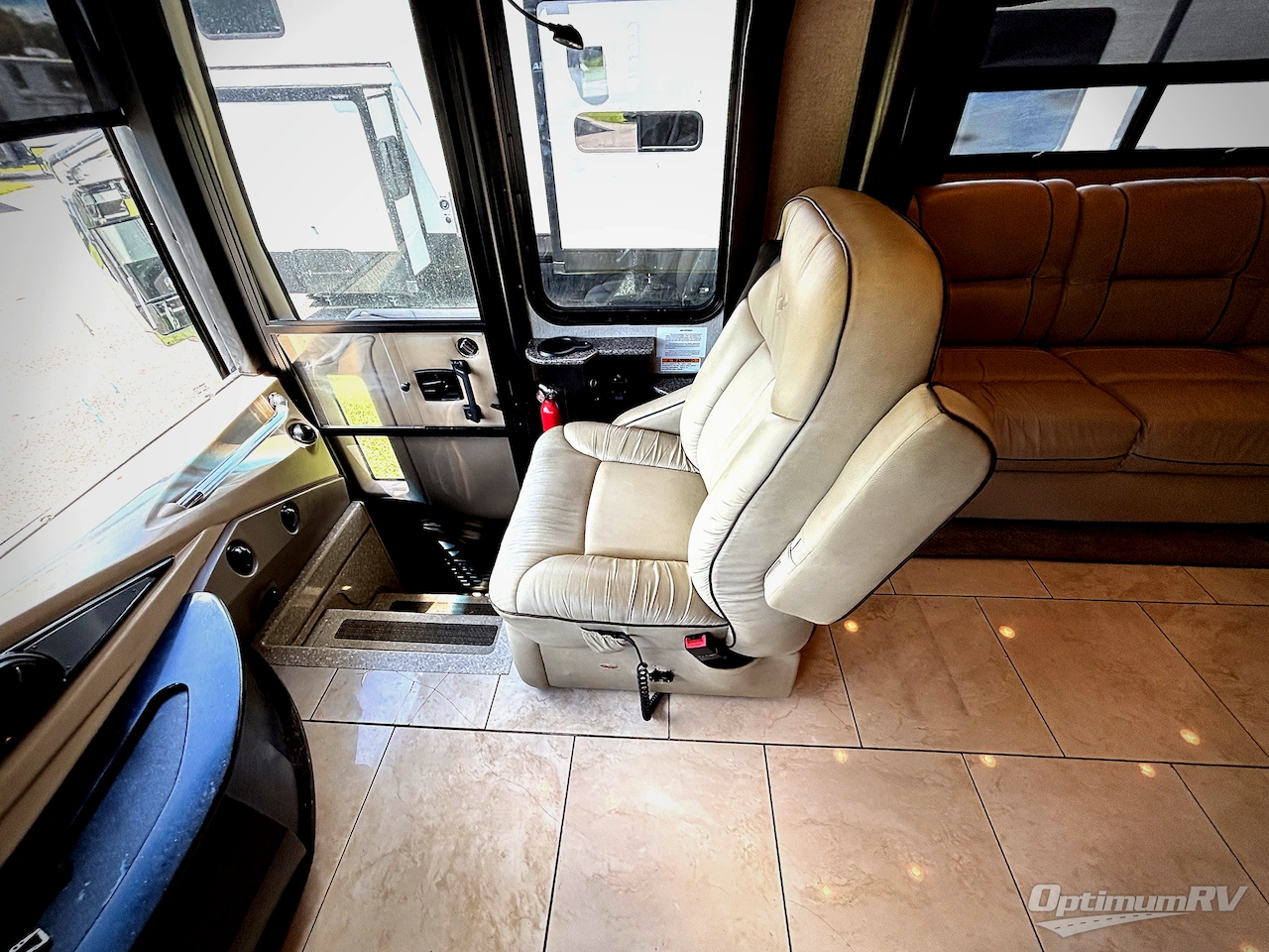 2015 American Coach American Eagle 45B Photo 9