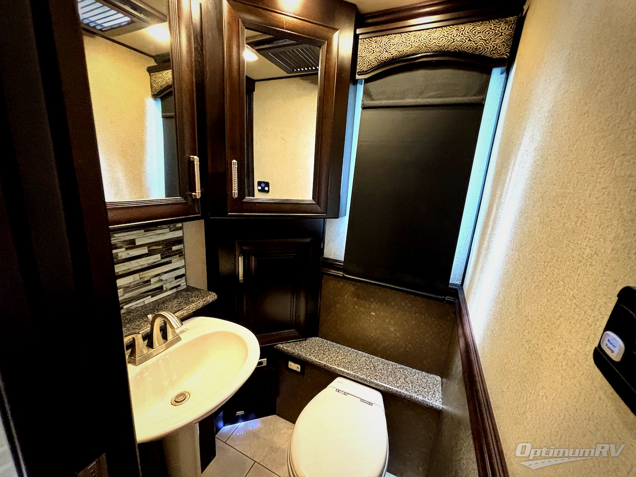 2015 American Coach American Eagle 45B Photo 17