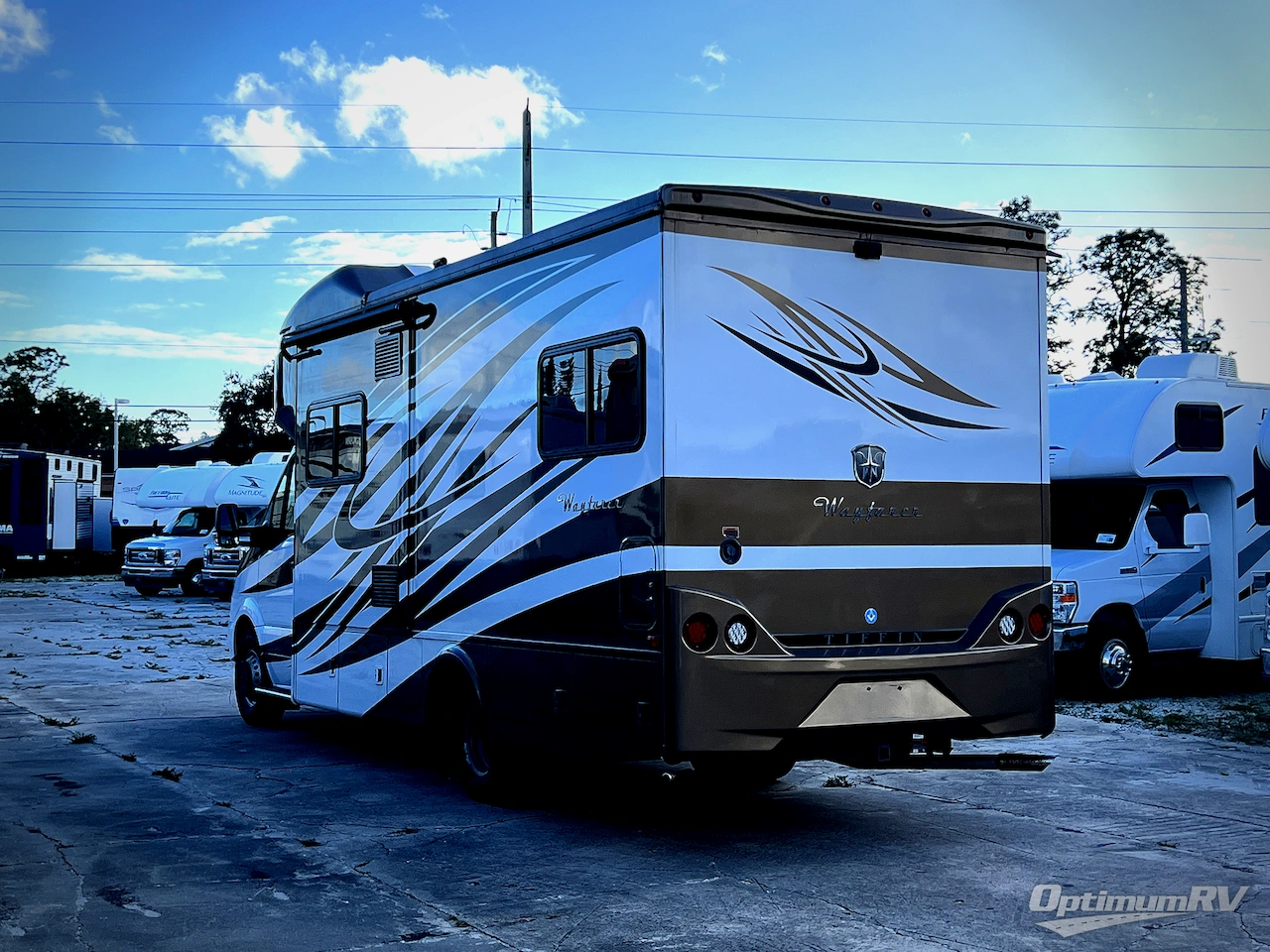 2018 Tiffin Wayfarer 24TW Photo 3