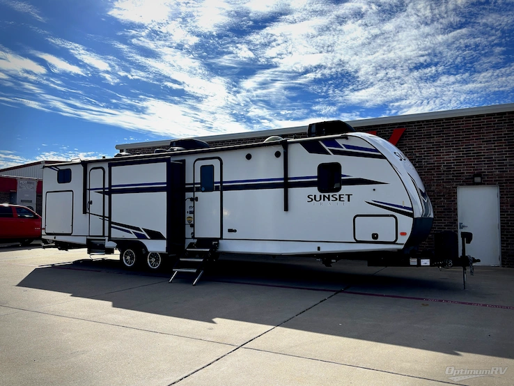 2021 CrossRoads Sunset Trail SS331BH RV Photo 1