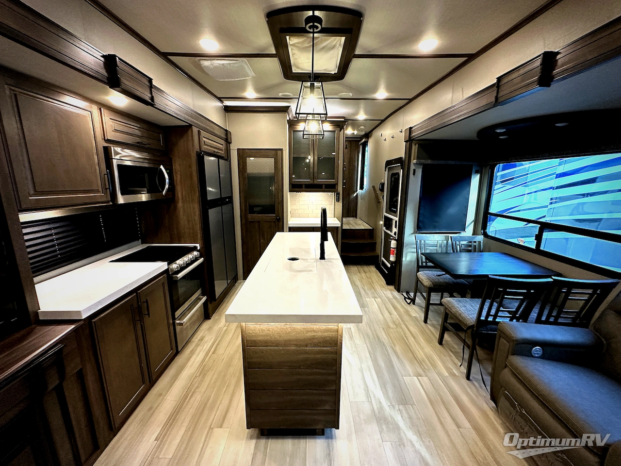 2022 Grand Design Solitude S-Class 2930RL Photo 5