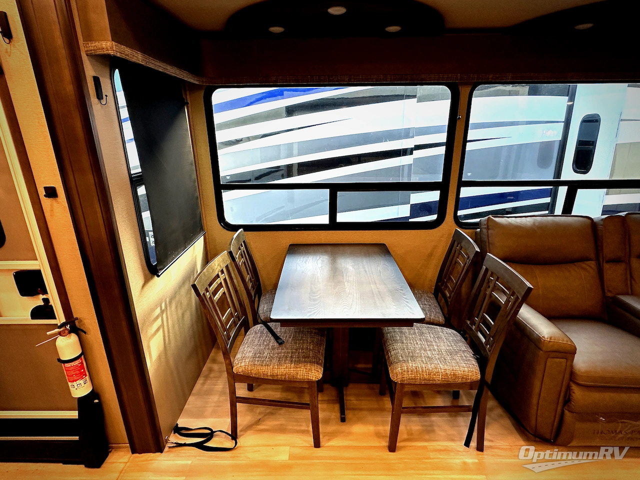 2022 Grand Design Solitude S-Class 2930RL Photo 6