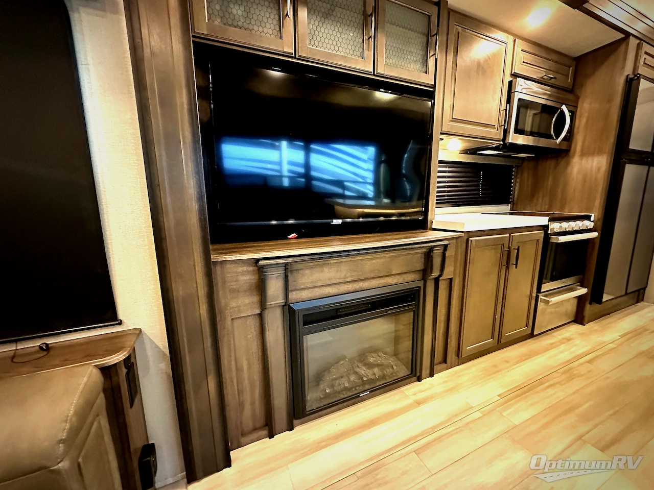 2022 Grand Design Solitude S-Class 2930RL Photo 9