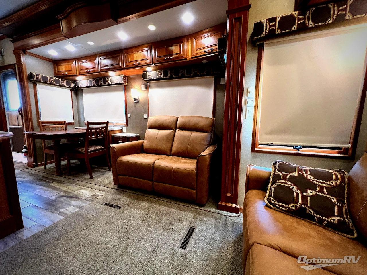 2016 DRV Luxury Suites Mobile Suites 36RSSB3 Photo 17