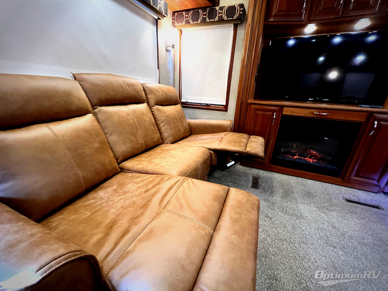 2016 DRV Luxury Suites Mobile Suites 36RSSB3 Photo 14