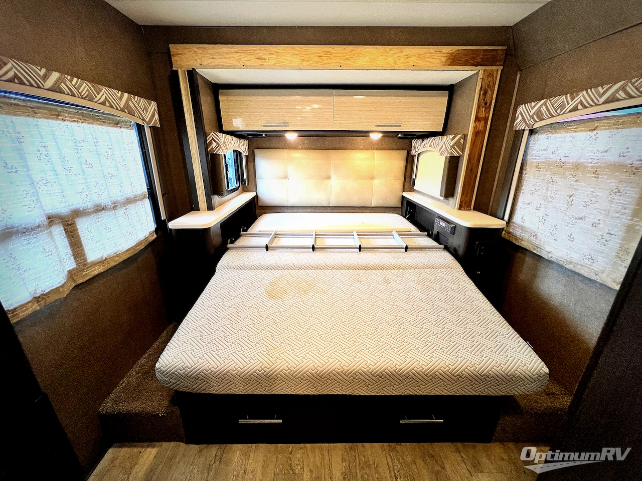2018 Thor Axis 25.2 Photo 11