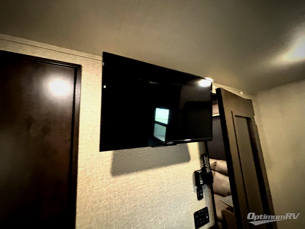 2019 Grand Design Momentum M-Class 351M Photo 17