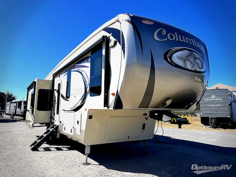 Used 2018 Palomino Columbus F366RL Featured Photo