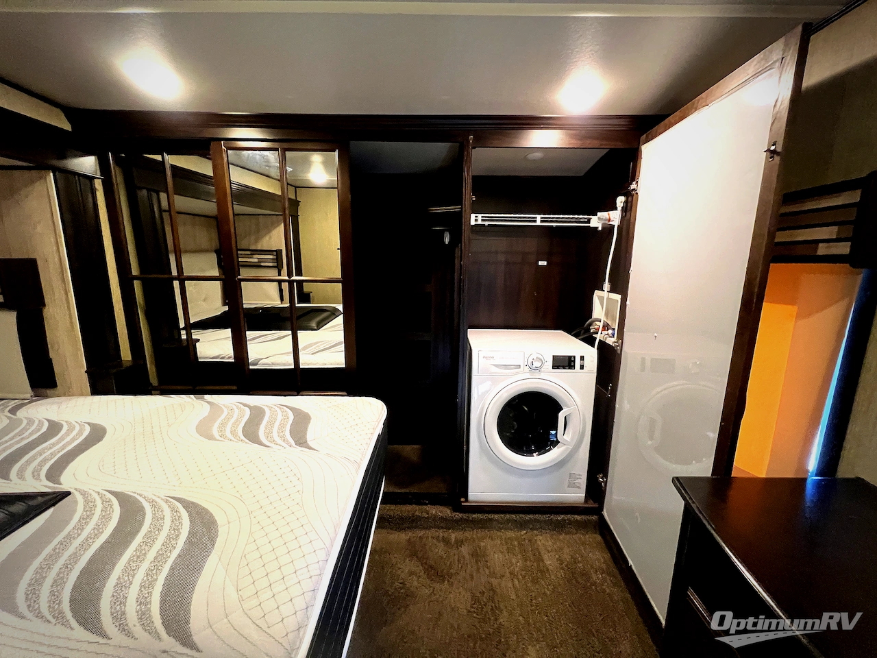 2018 Palomino Columbus F366RL Photo 20