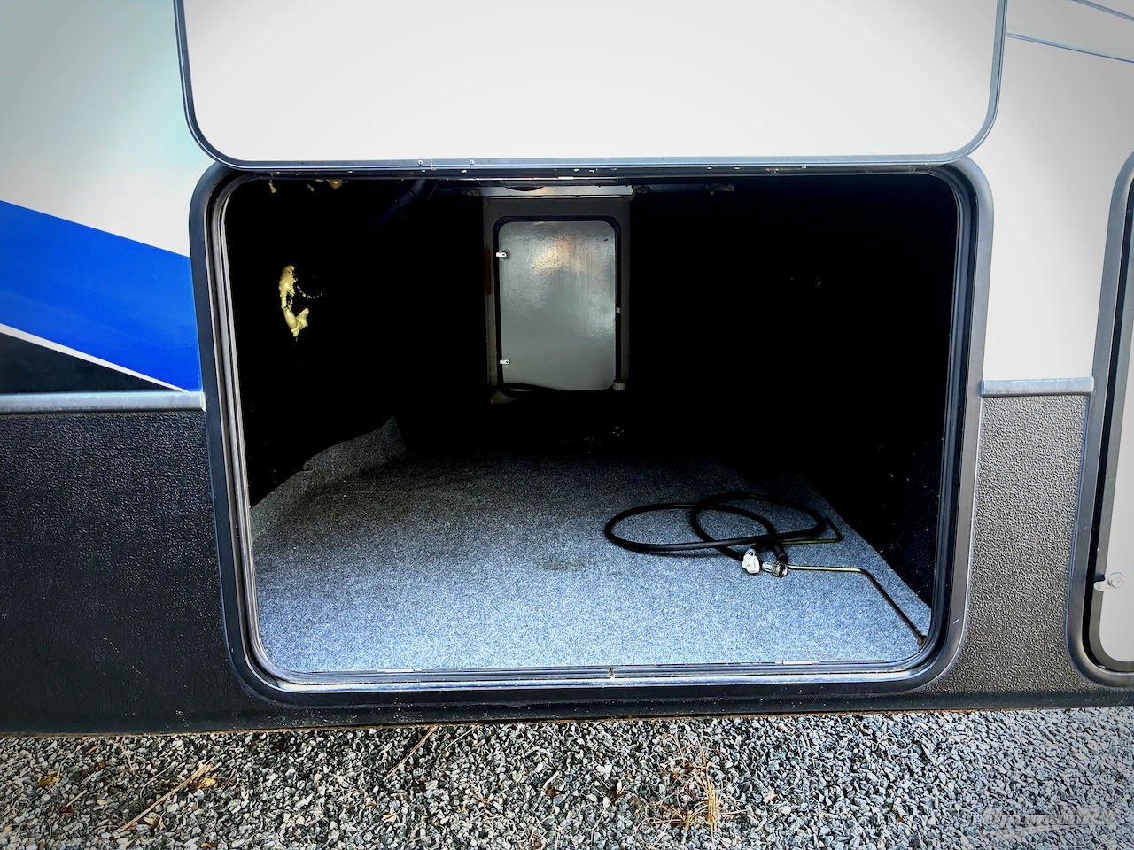 2018 Keystone Avalanche 321RS Photo 4