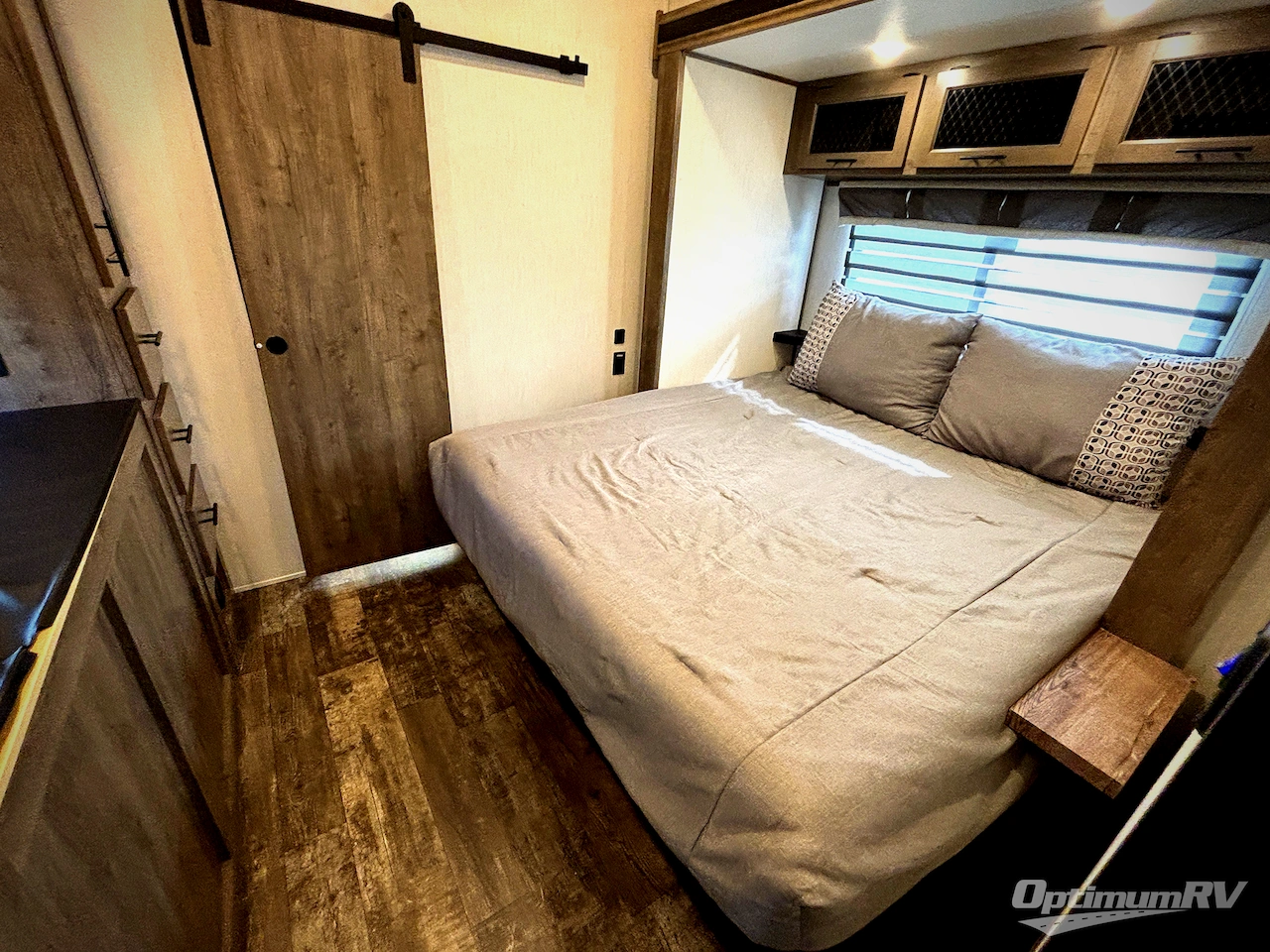 2022 Forest River Sabre 37FLH Photo 17