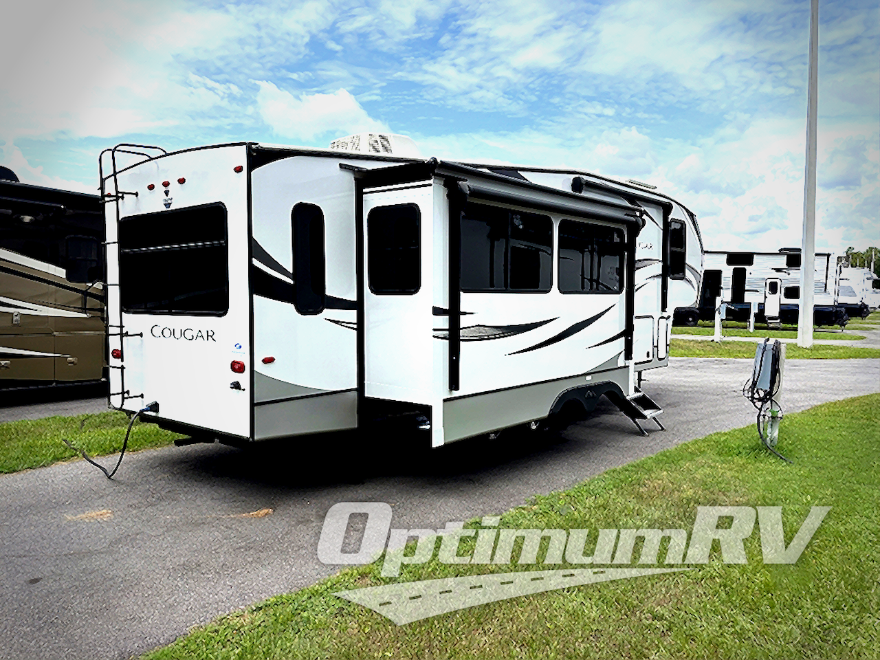 2021 Keystone Cougar Half-Ton 30RLS Photo 2