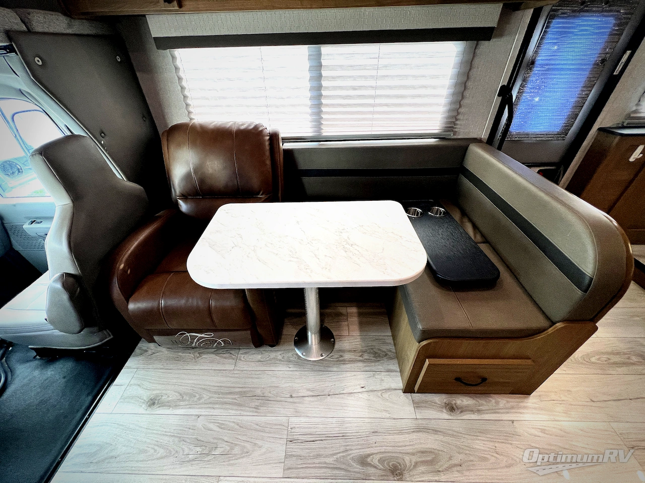 2025 Coachmen Leprechaun 298KB Ford 450 Photo 11