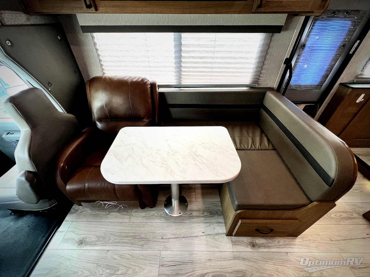 2025 Coachmen Leprechaun 298KB Ford 450 Photo 12