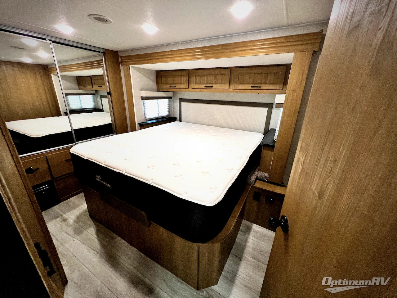 2025 Coachmen Leprechaun 298KB Ford 450 Photo 14
