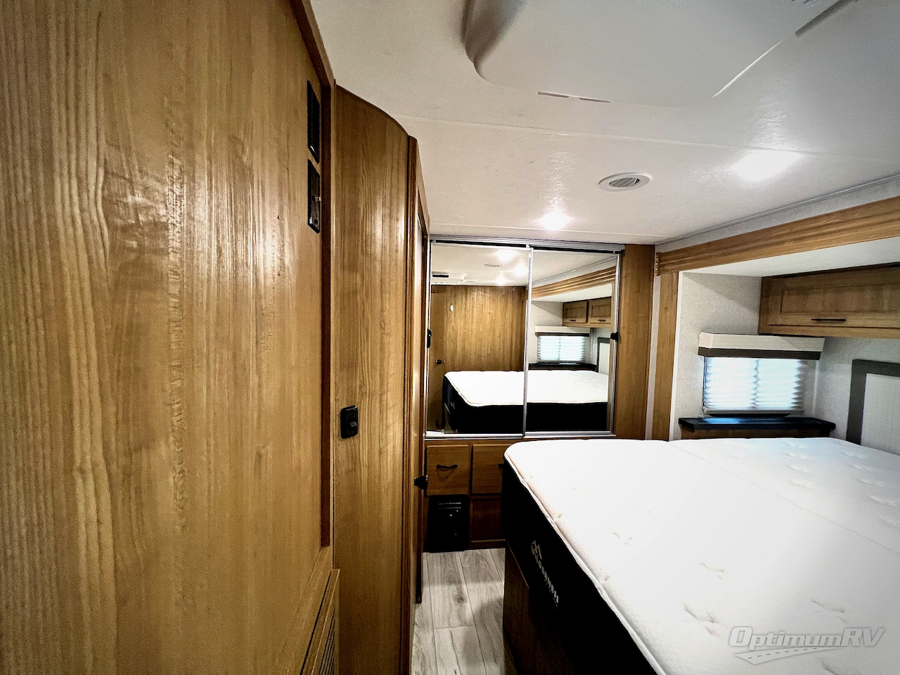 2025 Coachmen Leprechaun 298KB Ford 450 Photo 15
