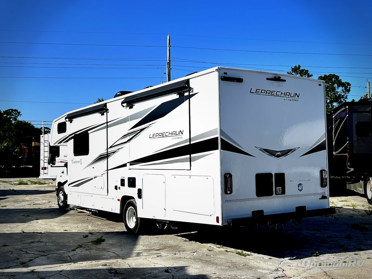 2025 Coachmen Leprechaun 298KB Ford 450 Photo 3