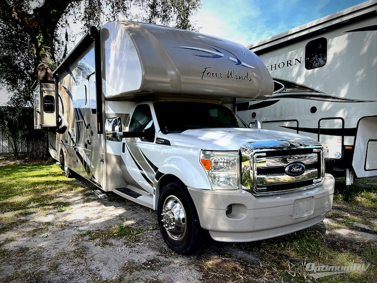 2015 Thor Four Winds Super C 35SK RV Photo 1