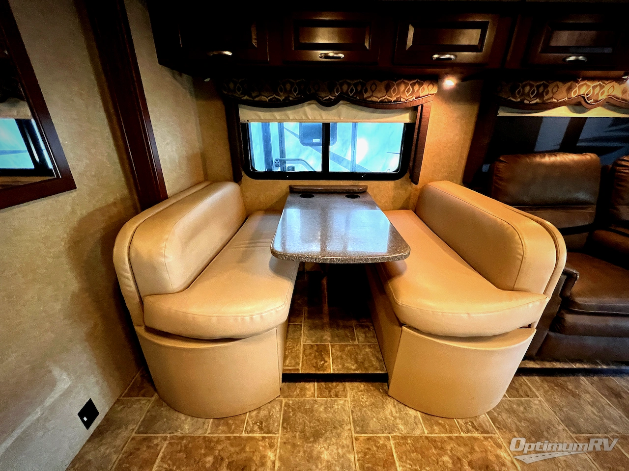 2015 Thor Four Winds Super C 35SK Photo 9