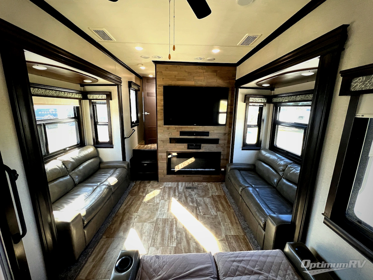 2019 RiverStone RiverStone 39FKTH Photo 4