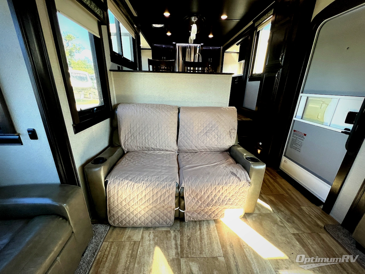 2019 RiverStone RiverStone 39FKTH Photo 8