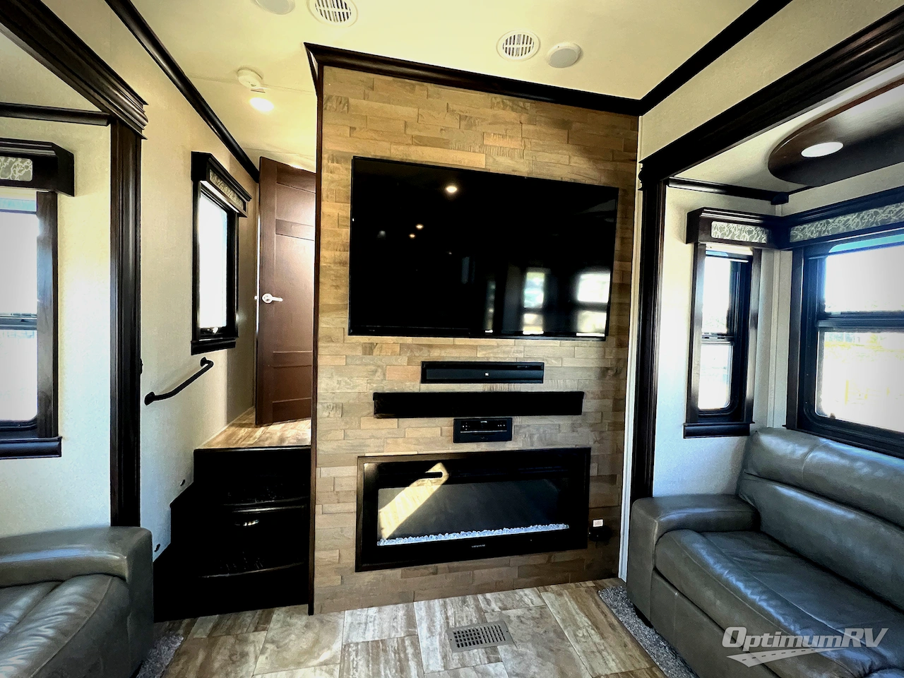 2019 RiverStone RiverStone 39FKTH Photo 10