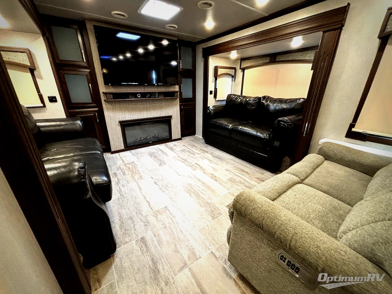 2019 Heartland Bighorn 3980RRD Photo 19