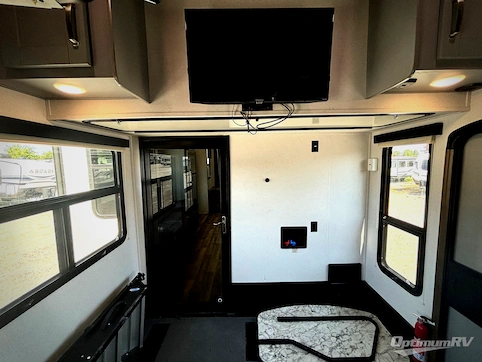 2019 Keystone Fuzion 369 RV Photo 3