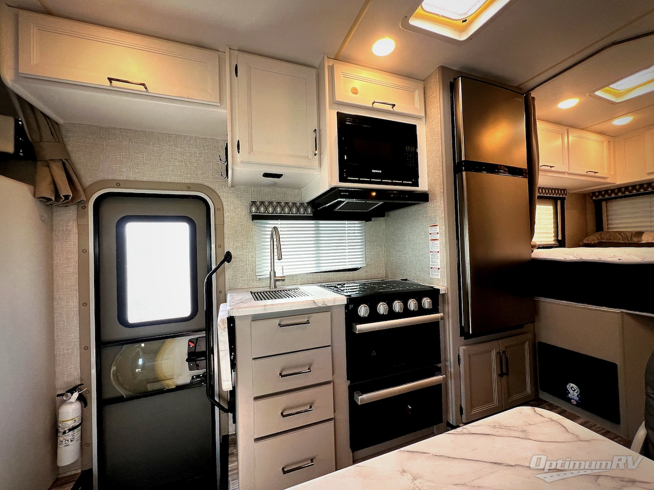 2024 Thor Geneva 22VT Chevy Photo 8