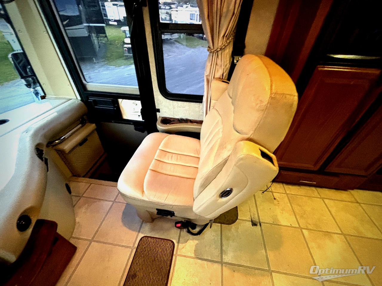 2008 Fleetwood Discovery 40X Photo 7