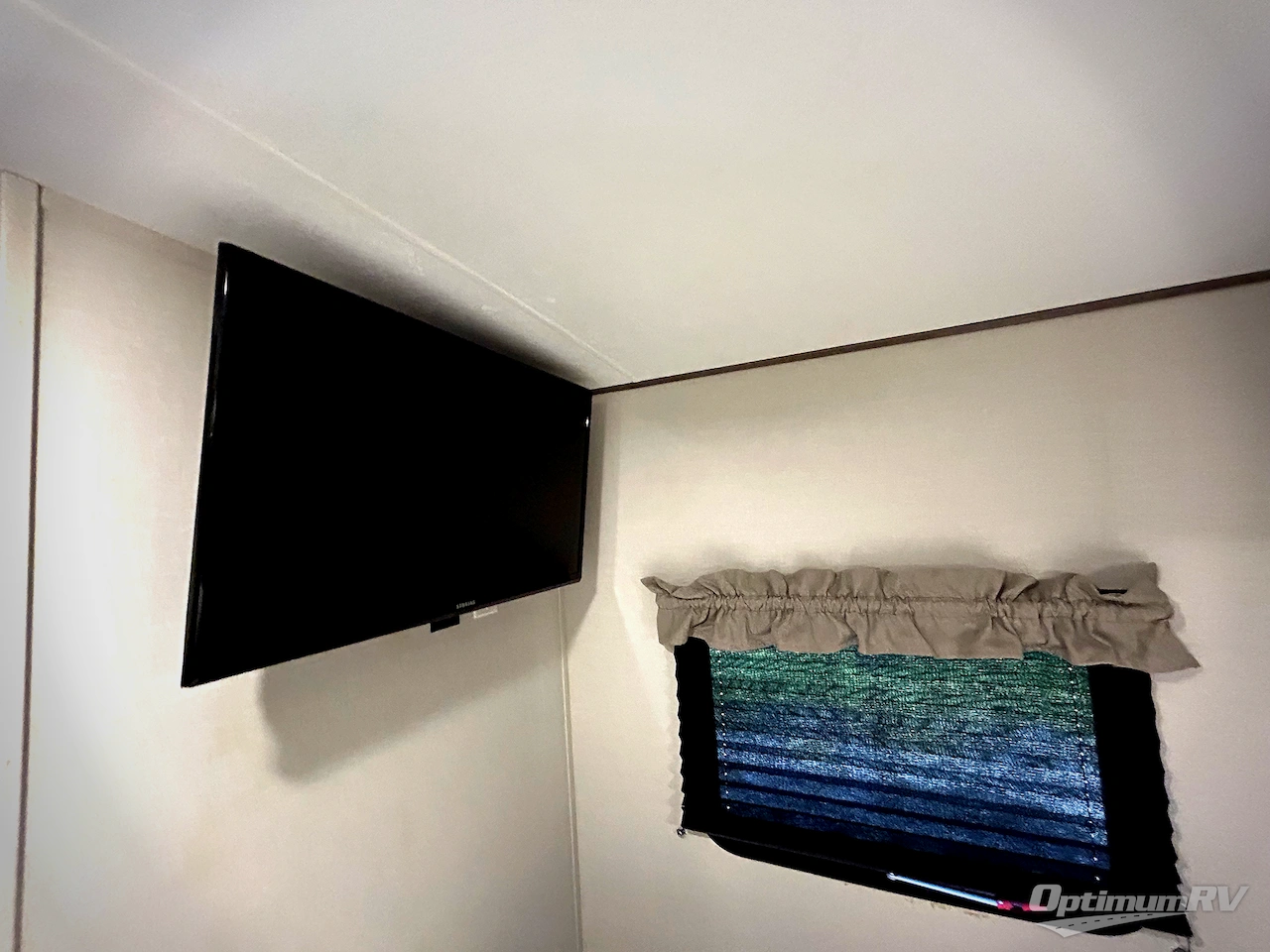 2021 Coachmen Apex Nano 213RDS Photo 8