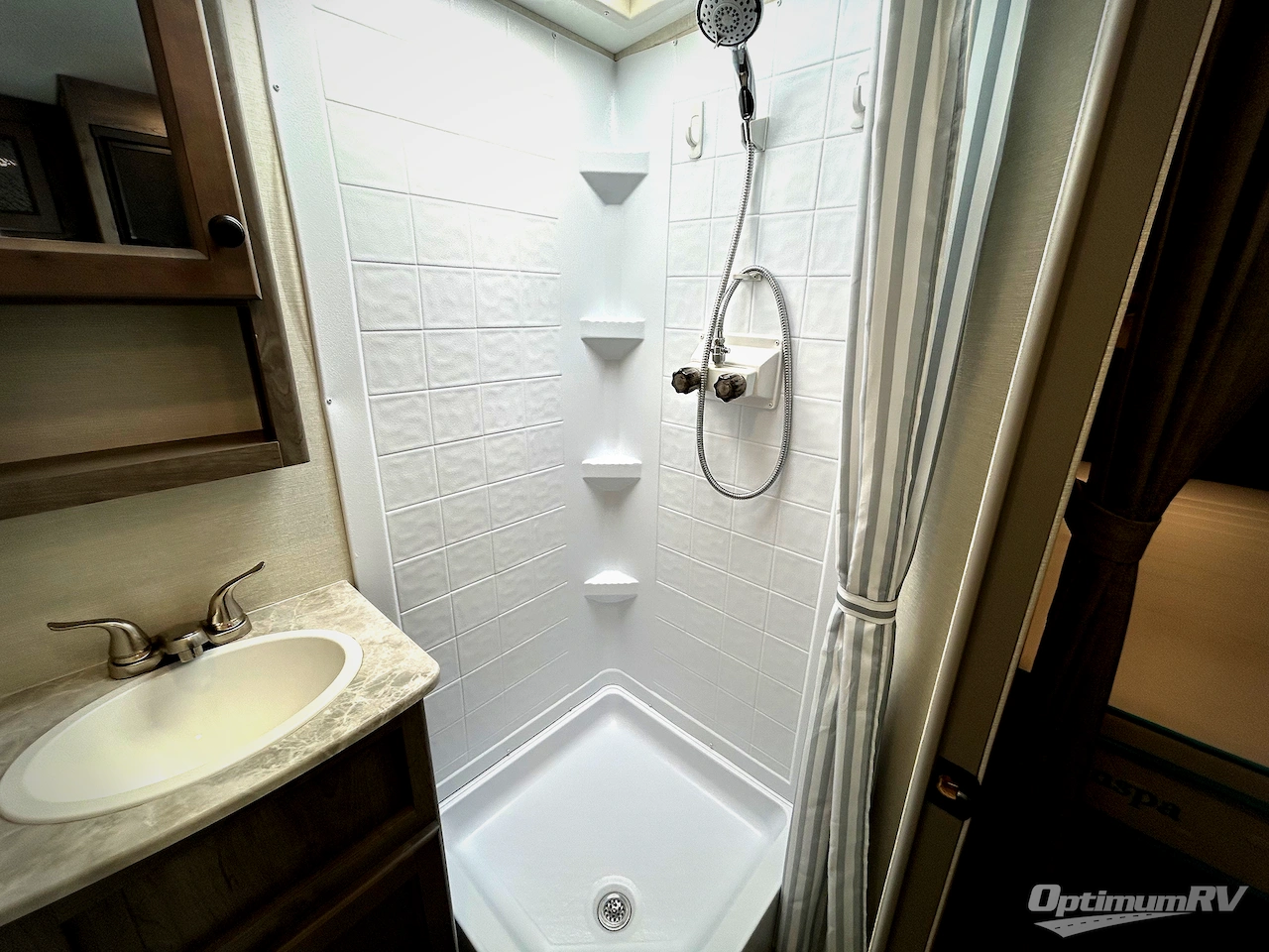 2021 Coachmen Apex Nano 213RDS Photo 10