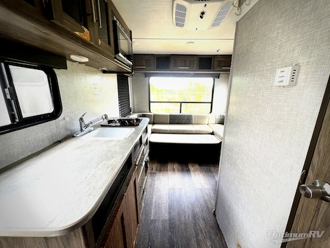 2022 CrossRoads Zinger Lite ZR18RD RV Photo 4