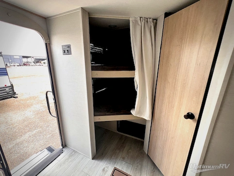 2025 Prime Time Avenger 25MKB RV Photo 4