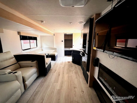 2025 Prime Time Avenger 27DBS RV Photo 2