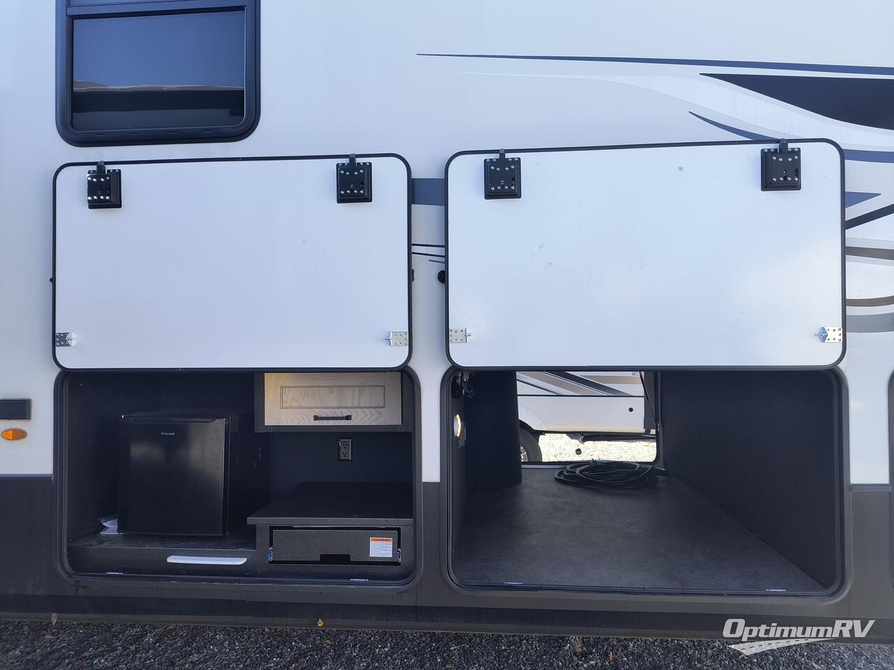 2023 Keystone Montana High Country 385BR Photo 3