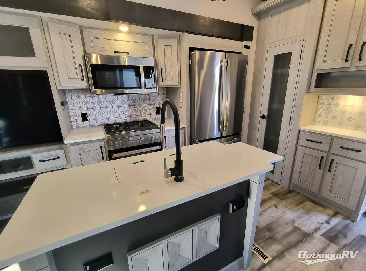 2023 Keystone Montana High Country 385BR Photo 8