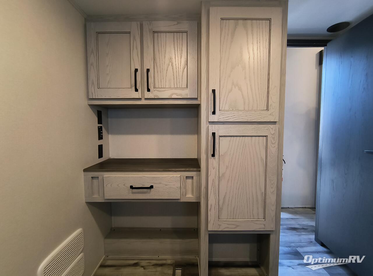 2023 Keystone Montana High Country 385BR Photo 12