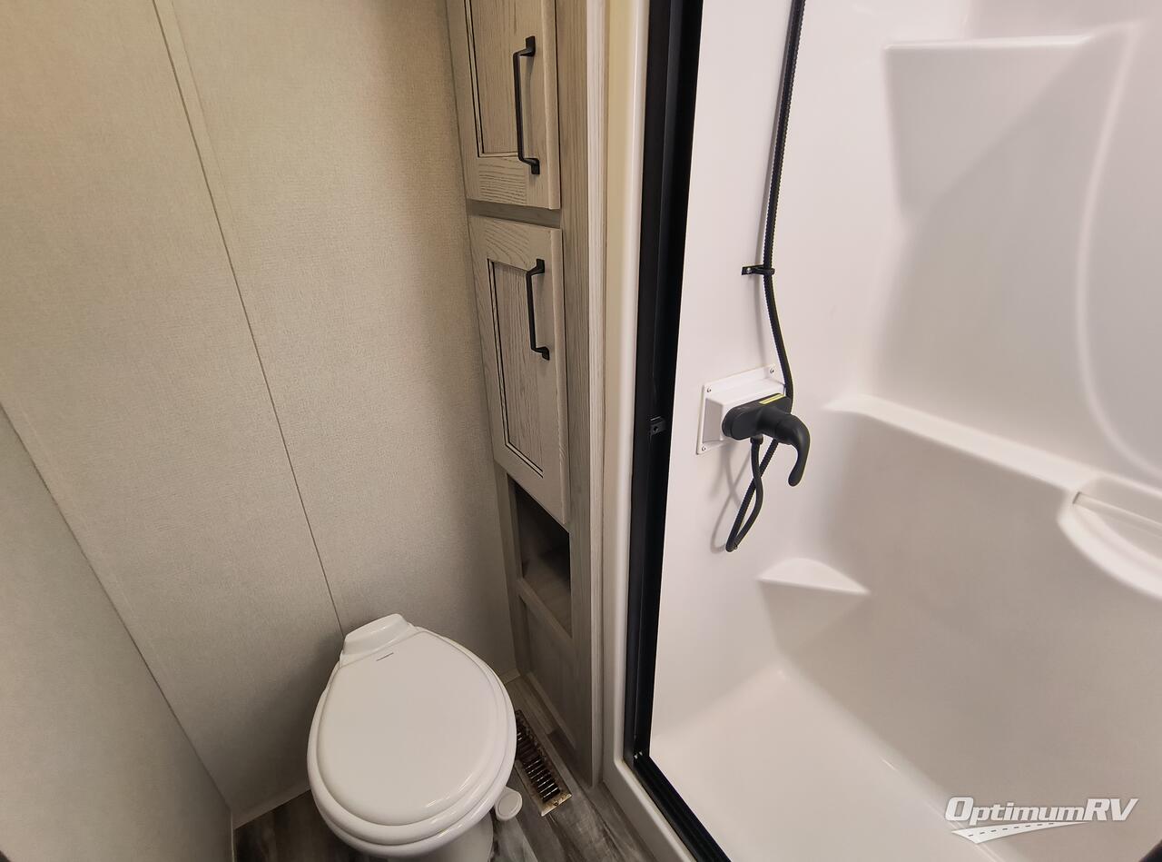 2023 Keystone Montana High Country 385BR Photo 16