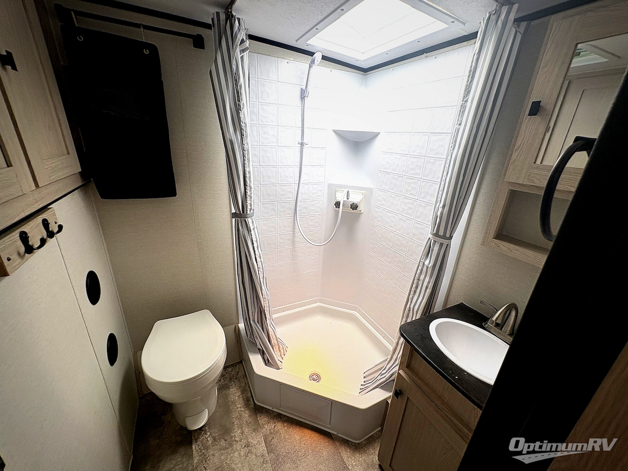 2023 Coachmen Apex Nano 203RBK Photo 12