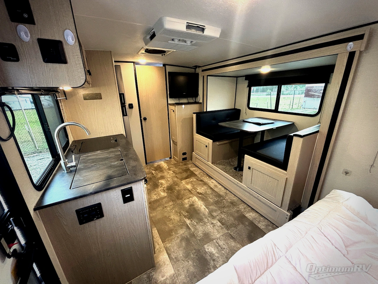 2023 Coachmen Apex Nano 203RBK Photo 4