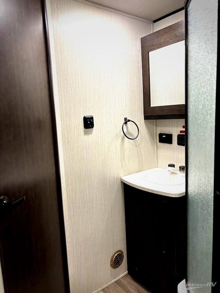 2020 Heartland Pioneer RG28 Photo 17