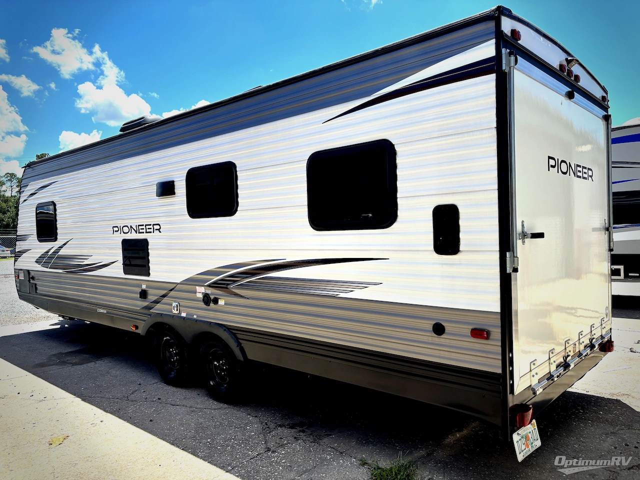 2020 Heartland Pioneer RG28 Photo 3