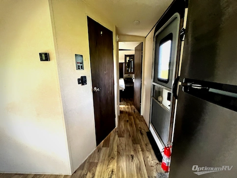 2018 Forest River Wildwood Heritage Glen 272RL RV Photo 4