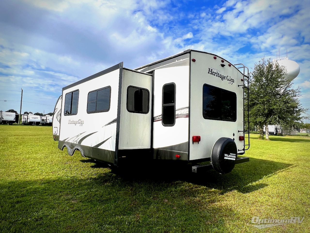 2018 Forest River Wildwood Heritage Glen 272RL Photo 2