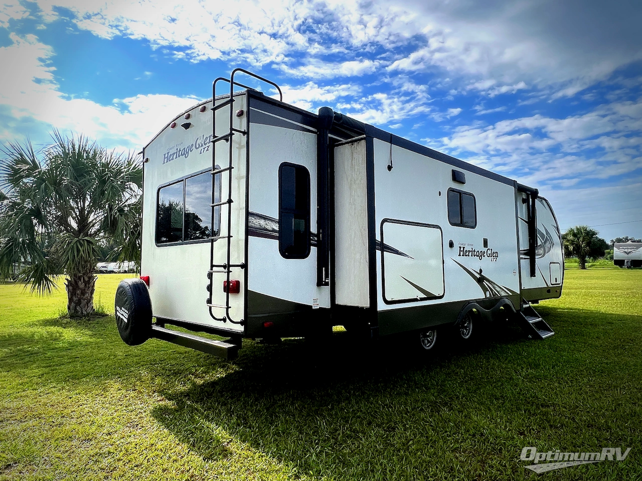 2018 Forest River Wildwood Heritage Glen 272RL Photo 3