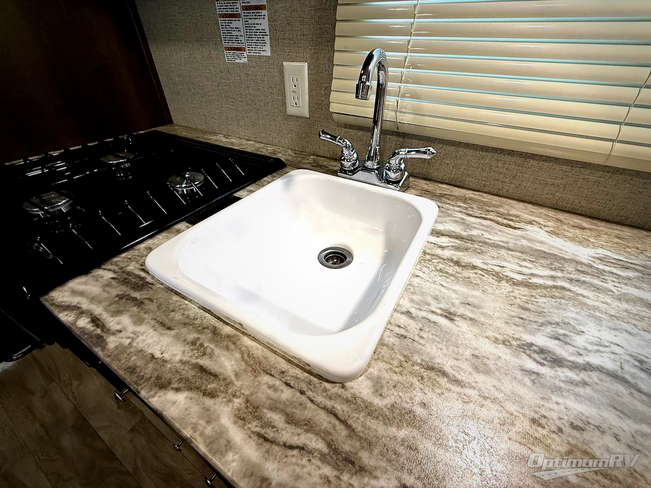 2019 Shasta Shasta 18FQ Photo 4