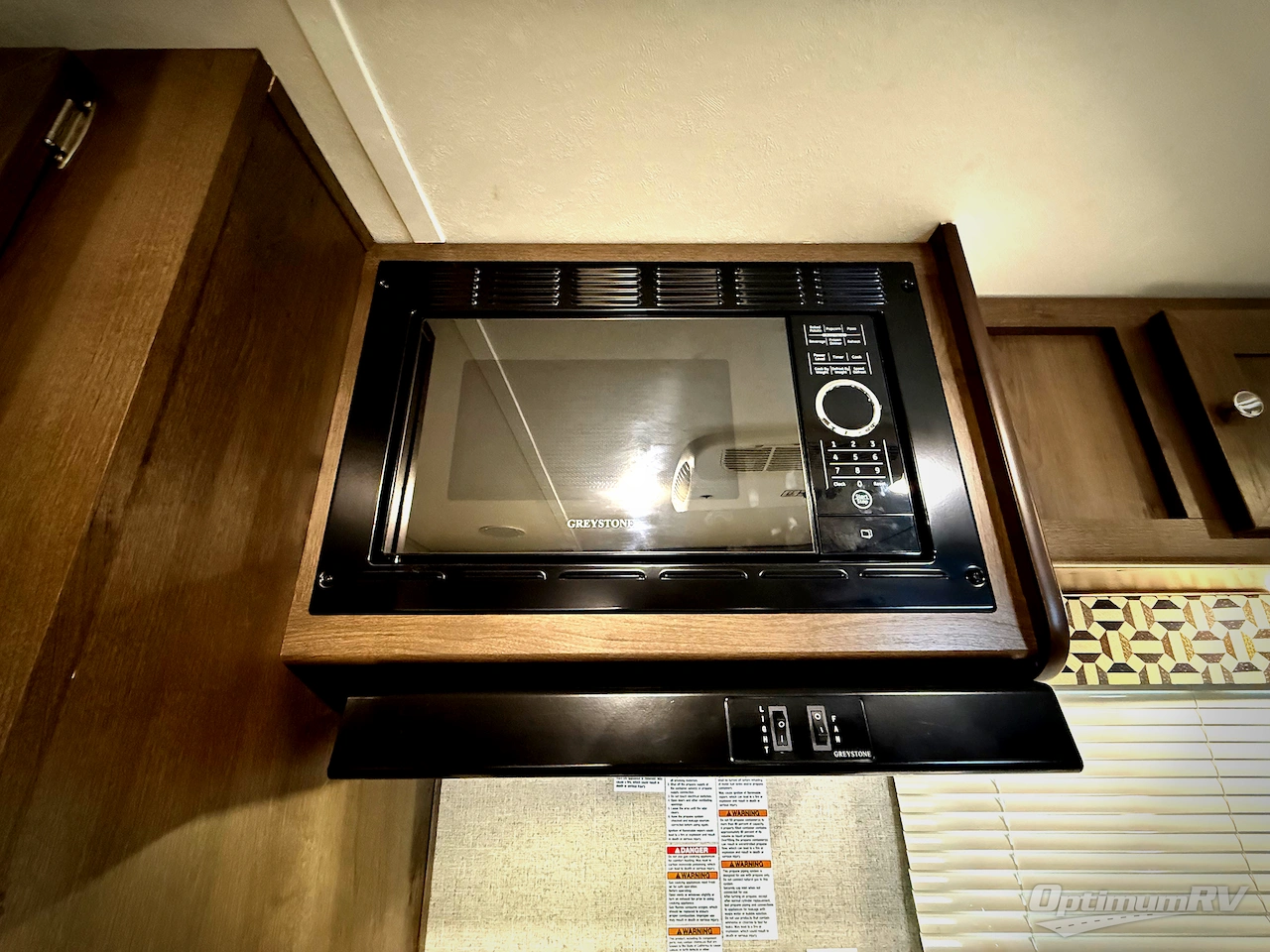 2019 Shasta Shasta 18FQ Photo 6